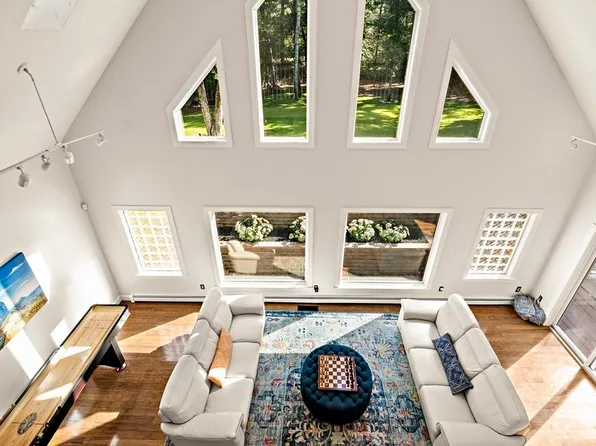 3 Abbott Ave, Sharon, MA 02067