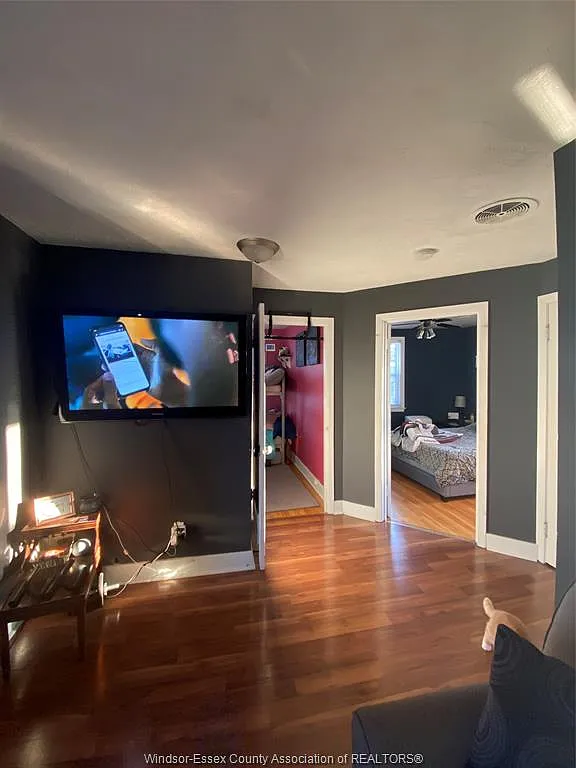 2 bed, $1,400 — Photo 2