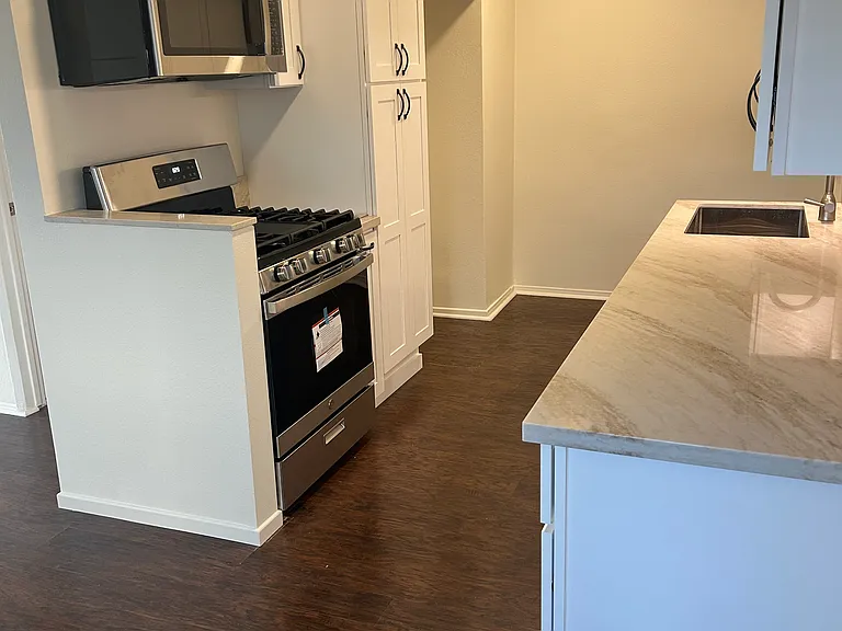 1540 Elm Ave #A — Photo 3