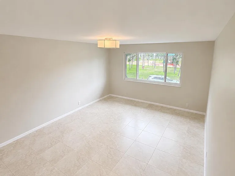 421 S Lakeside Dr #7 — Photo 7