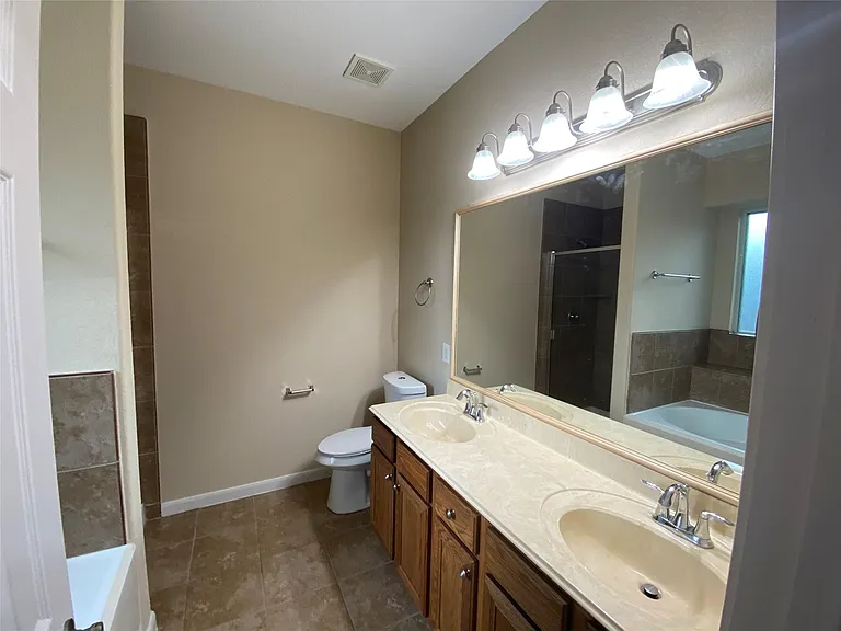 4903 Summer Ridge Dr — Photo 14