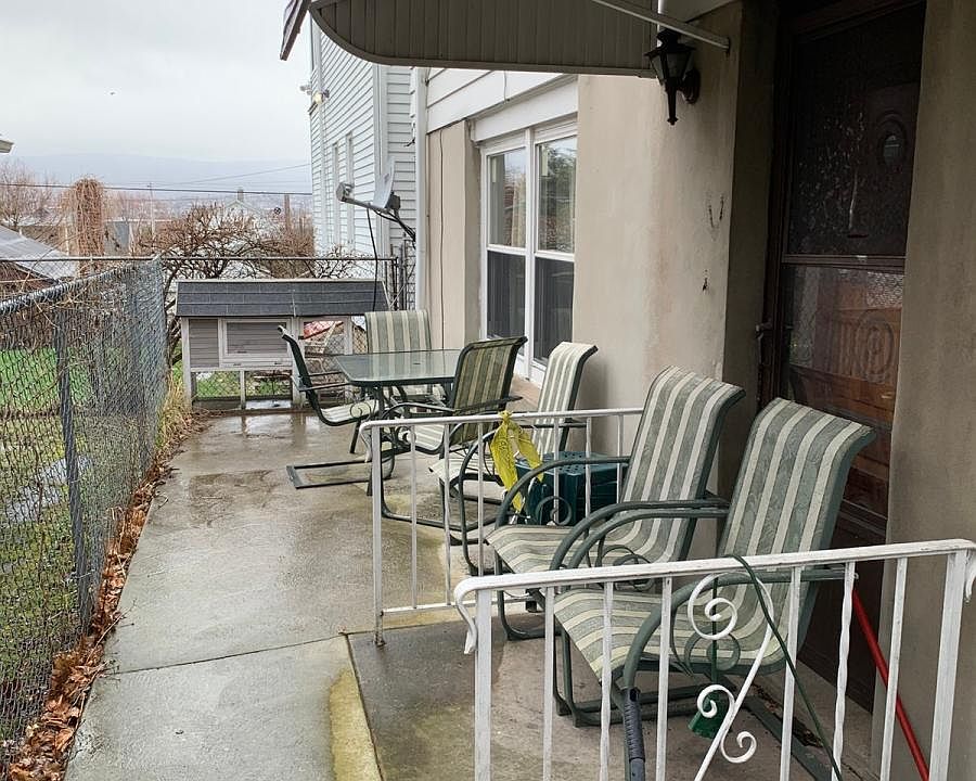 2nd image of 722 Moosic St