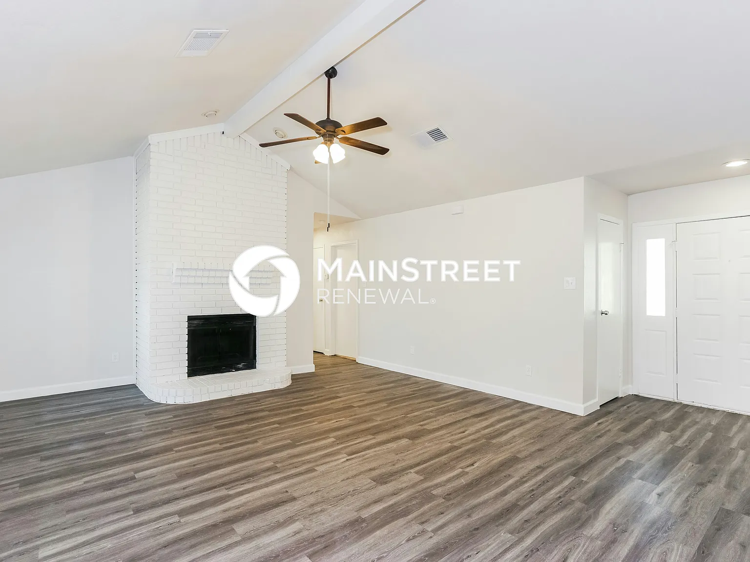 2401 Cypress Dr — Photo 3