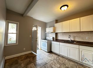 168 Woodlawn Ave #1D, Jersey City, NJ 07305