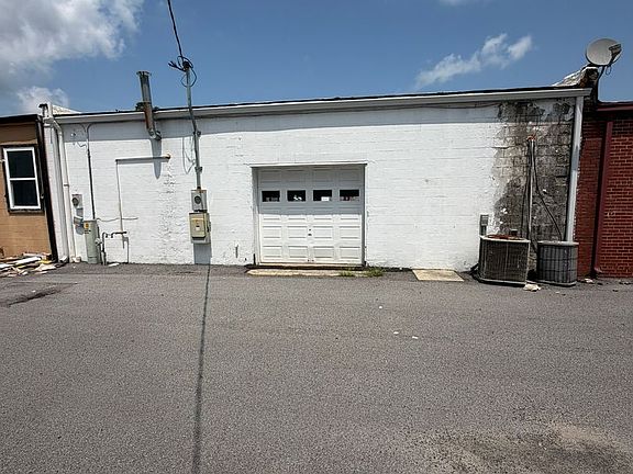 2nd image of 114 Sand Mountain Dr E