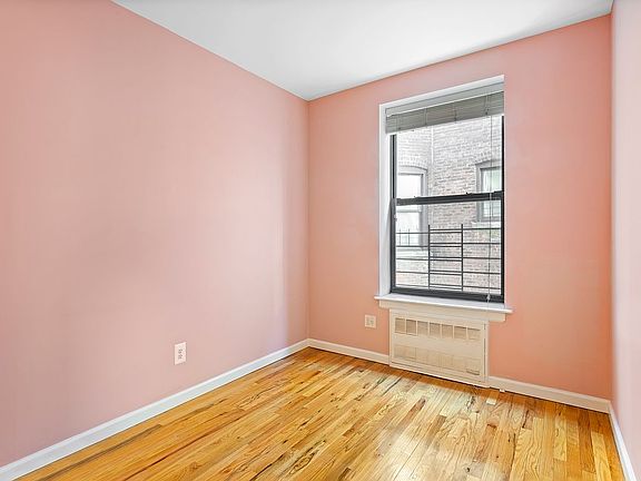5th image of 323 Pleasant Ave APT 3