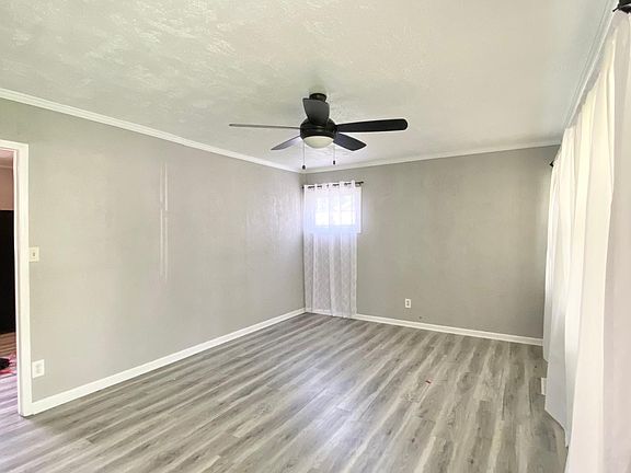 2nd image of 4425 Sherwood Dr