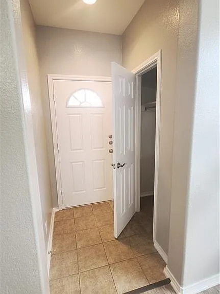 534 Apricot Dr — Photo 4