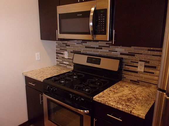 4th image of 105 Pleasant Cove Dr