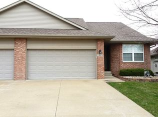 5048 56th Avenue Ct, Bettendorf, IA