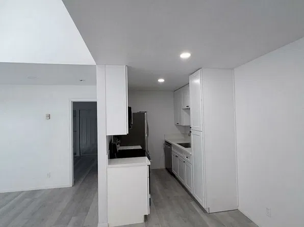 8022 Linda Vista Rd APT 2J, San Diego, CA 92111