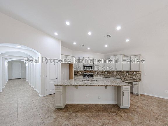 3rd image of 20768 W Hamilton St