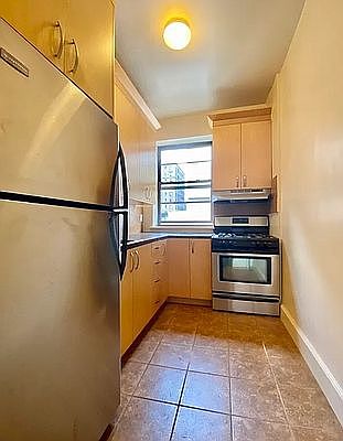 3rd image of 243 W 99th St APT 6D