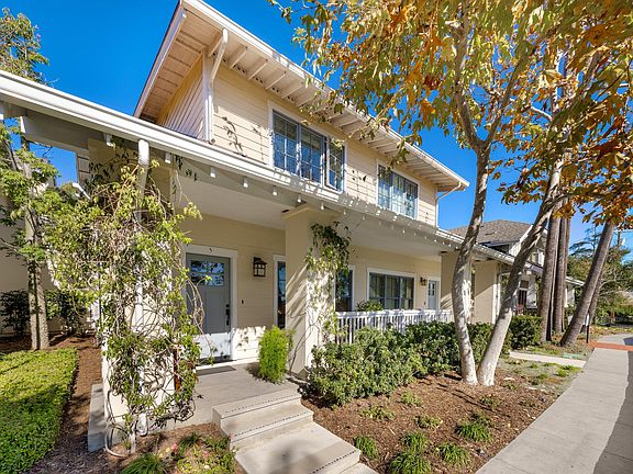 2nd image of 601 E Micheltorena St Unit 3