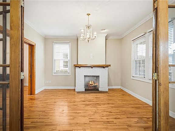 5th image of 2031-33 General Taylor St