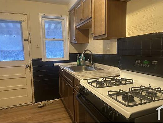 4th image of 8135 Bloom Dr