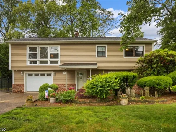 5 Edgewood Ct, Ringwood Boro, NJ 07456