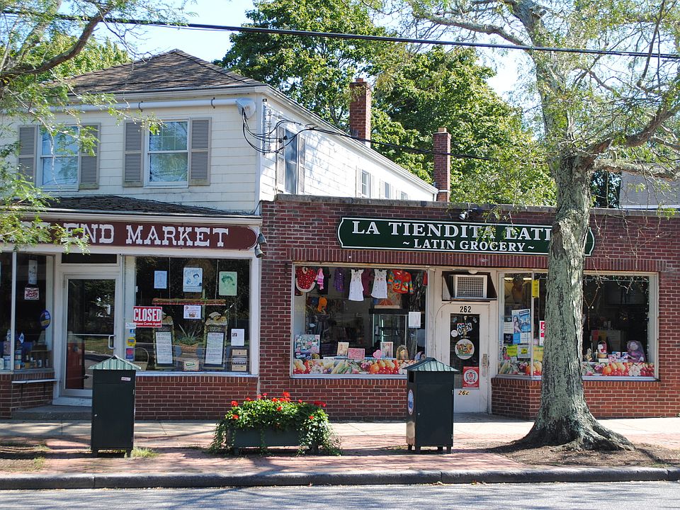 2nd image of 260 Hampton Rd