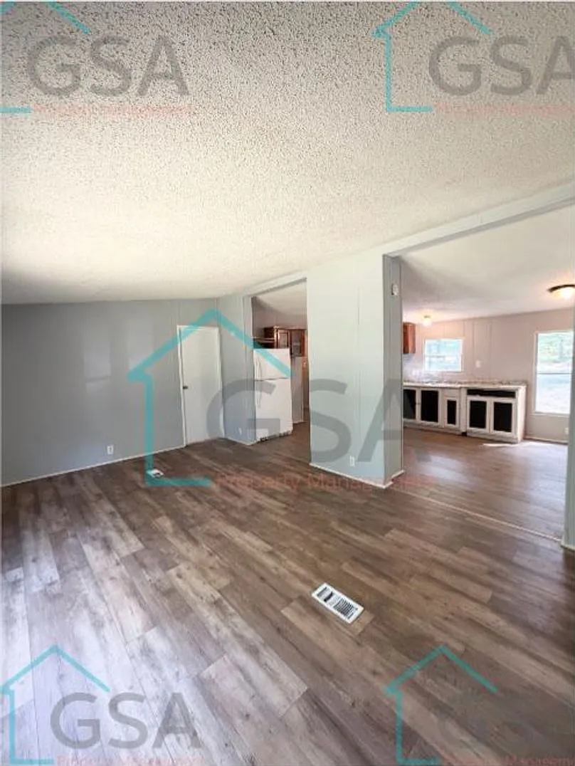 304 Chevy Chase — Photo 4