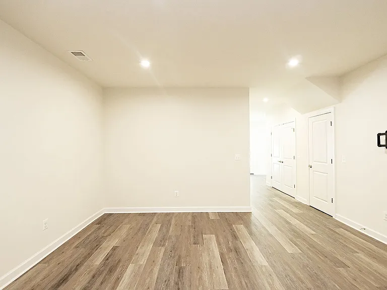 126 Longwood Dr #C — Photo 10