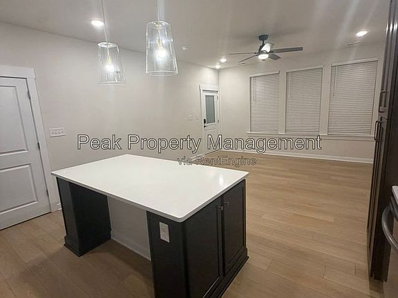 3rd image of 3446 Carlton St #6B
