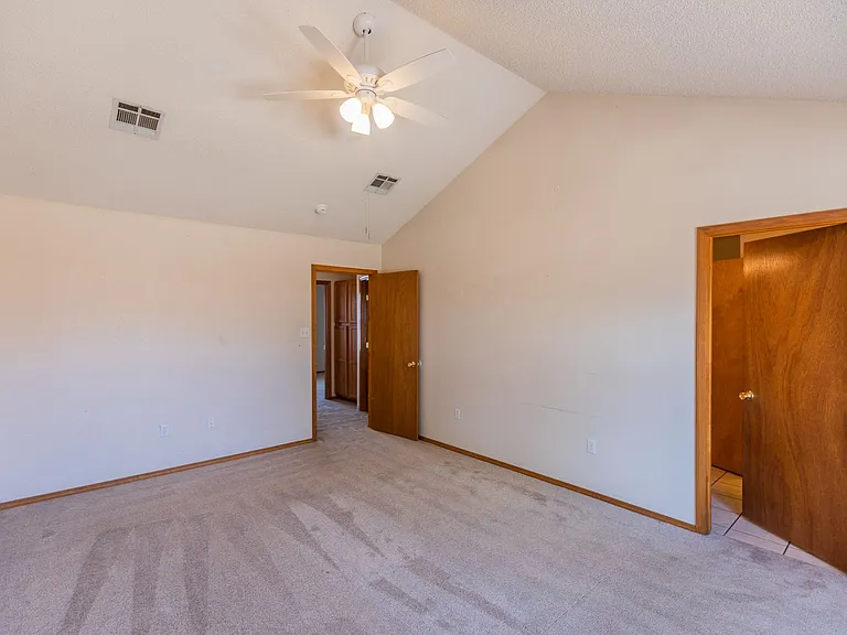 1378 Challenger Ave — Photo 12