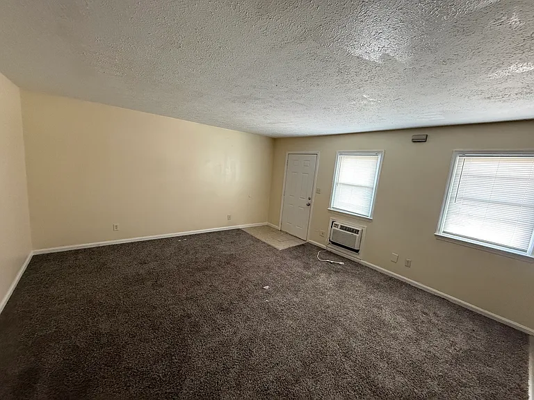 406 Turpin Dr #4 — Photo 6