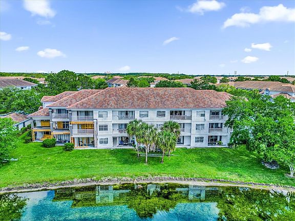 3rd image of 13803 FAIRWAY ISLAND DRIVE #1626