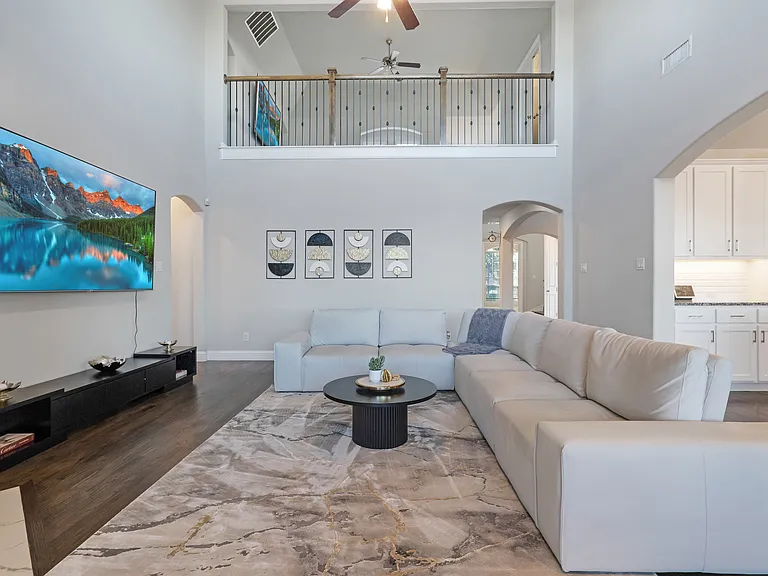 12615 Burnt Prairie Ln — Photo 11