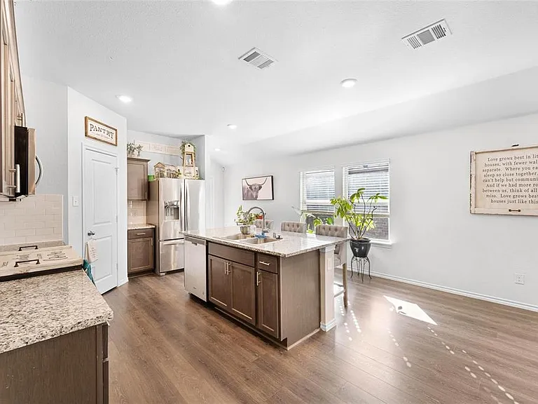 2104 Puma St — Photo 16