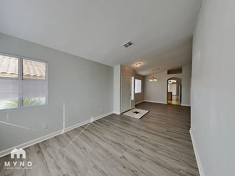 6602 Elk Creek Ln — Photo 2