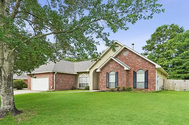 476 Choctaw Dr — Photo 1