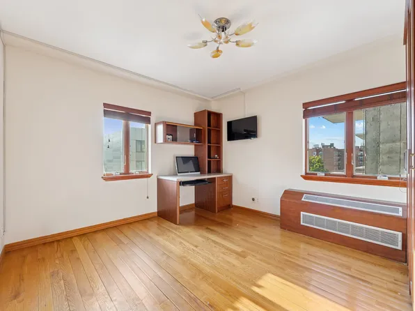 2964 Brighton Sixth Street image 7 of 26