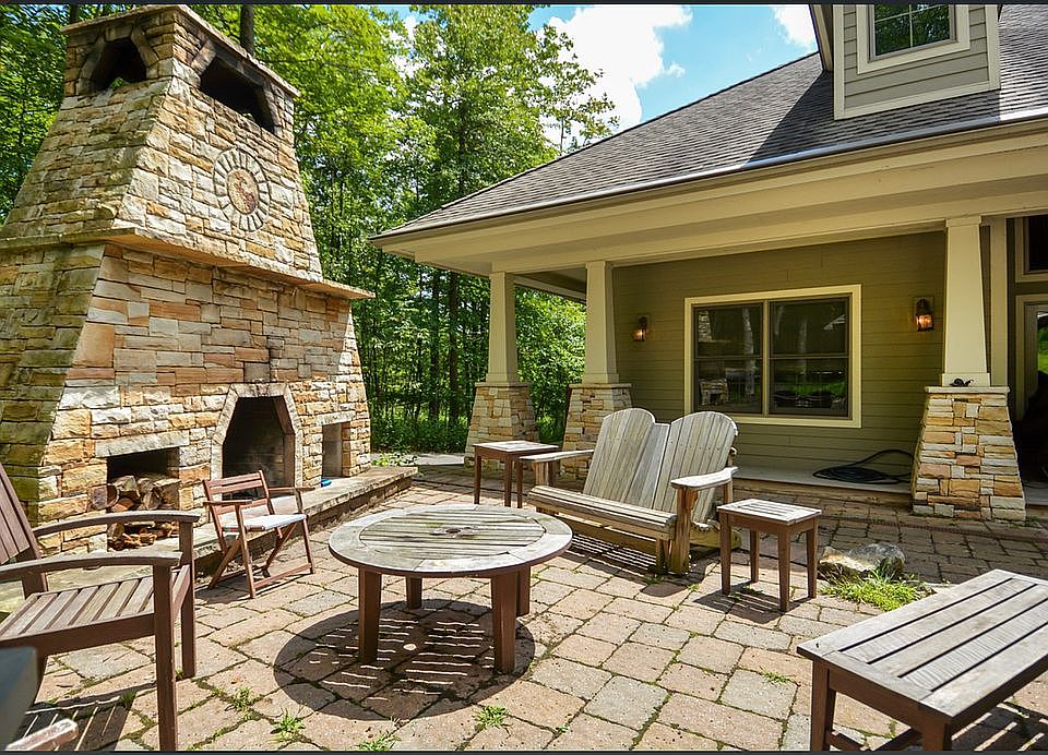 2nd image of 357 Mountaintop Rd