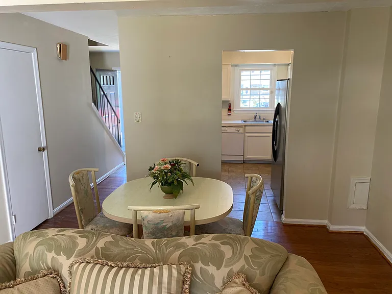 4607 Charlton Ct — Photo 3