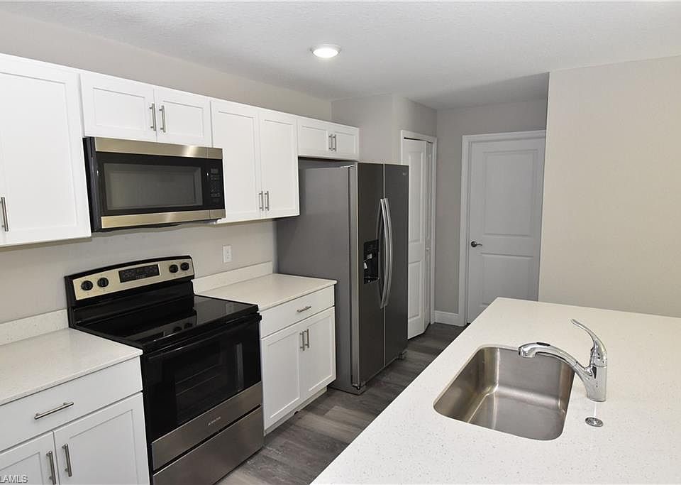 1st image of 202 Seagrape St #202