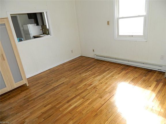 3rd image of 121 Gilmerton Ave