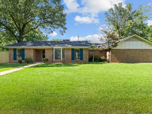 6213 Polly Dr, Texarkana, TX 75503