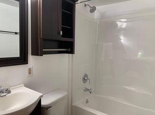 25 Howland Rd APT R2, Asheville, NC 28804