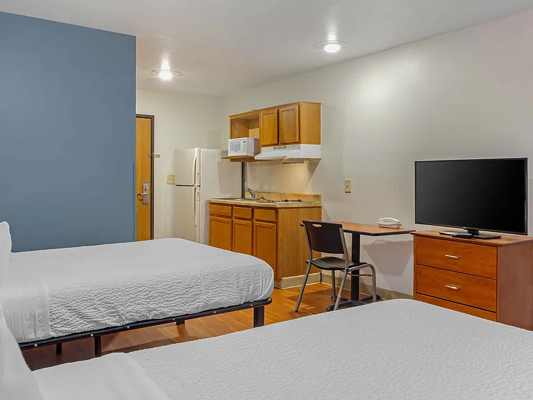 Studio Suite - 2 Full Beds