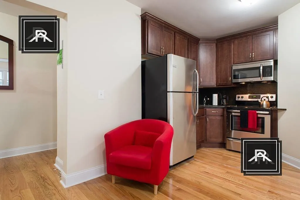 2 bed, 1.0 bath, $2,995 — Photo 2
