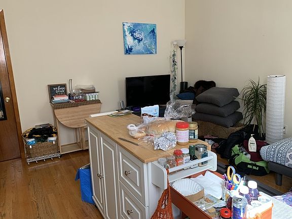 4th image of 2540 38th St