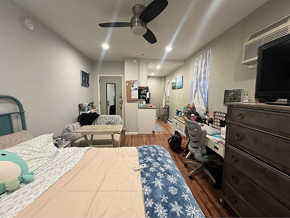 1st image of 322 S 11th St #11158046
