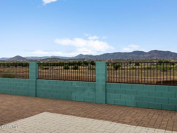 5th image of 558 N Casa Bella Ave