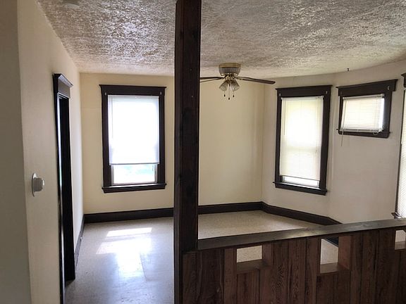 4th image of 1212 Blanchard Ave