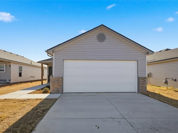 1216 S Brook Dr, Purcell, OK 73080