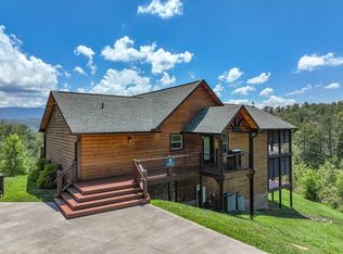 3116 Laughing Pines Ln, Sevierville, TN 37862