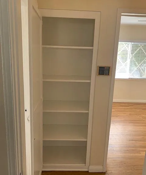 8624 Lilienthal Ave — Photo 25