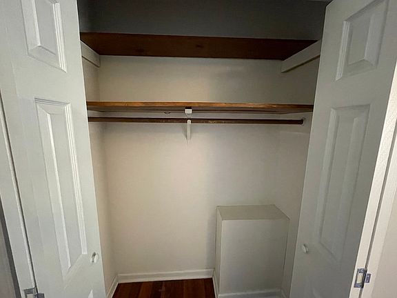 5th image of 200 Glen Bonnie Ln