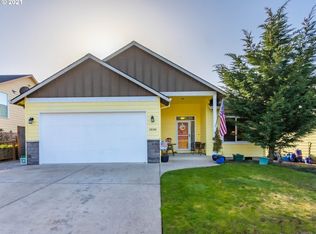 18199 Meadow Ave, Sandy, OR 97055